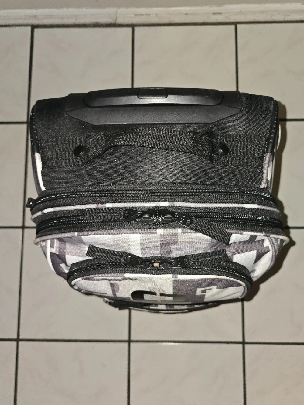 Ogio Layover Travel Cyber Camo 22